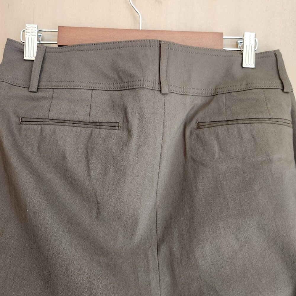 Lane Bryant Olive/Brown 'ish 7/8 Length Pants‎ Size 20 - Picture 8 of 8